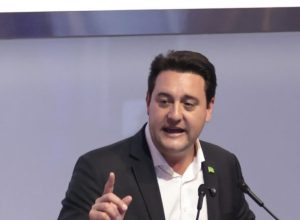 ratinho-jr.-e-favorito-no-parana-e-vence-lula-em-qualquer-cenario,-diz-pesquisa