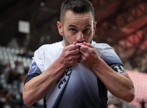 idolo-do-corinthians-fala-sobre-a-chance-de-ter-feito-sua-ultima-partida-diante-da-fiel