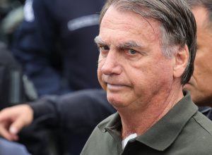 por-unanimidade,-stf-mantem-condenacao-de-bolsonaro-e-aliados