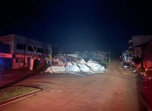 campanha-mobiliza-cidades-do-parana-para-ajudar-vitimas-do-tornado-em-rio-bonito-do-iguacu
