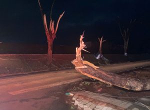 der-libera-rodovias-afetadas-pelo-tornado-e-fortes-chuvas-em-rio-bonito-do-iguacu-e-guarapuava