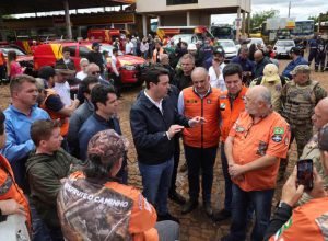 em-rio-bonito-do-iguacu,-ratinho-junior-anuncia-forca-tarefa-para-reconstrucao-das-casas