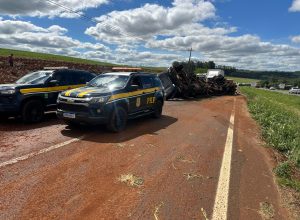 tombamento-de-carreta-interdita-totalmente-a-br-163-entre-toledo-e-cascavel