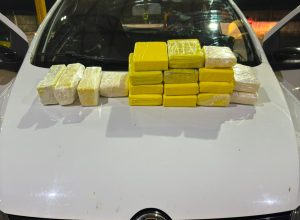 prf-apreende-mais-de-17-kg-de-cocaina-escondidos-em-compartimento-oculto-de-veiculo-em-corbelia