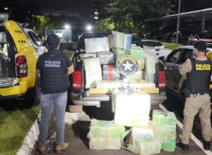 policia-federal-apreende-1,5-tonelada-de-maconha-em-estacionamento-desativado-em-foz-do-iguacu