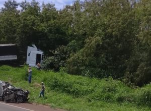 grave-acidente-deixa-uma-pessoa-morta-e-feridos-graves-na-br-277-entre-matelandia-e-medianeira