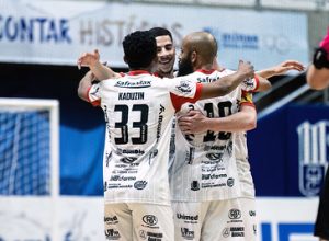 campo-mourao-supera-o-esporte-futuro-fora-de-casa-e-abre-vantagem-na-semifinal-do-paranaense