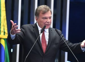 alvaro-dias-busca-partido-para-voltar-a-disputa-politica-em-2026