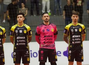 jaragua-supera-blumenau-fora-de-casa-e-sai-na-frente-nas-quartas-do-catarinense