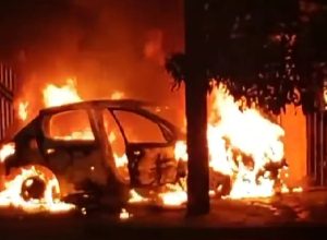 incendio-destroi-veiculo-na-avenida-interlagos-durante-a-madrugada-em-cascavel