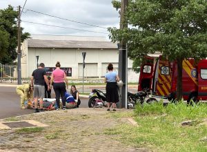 acidente-entre-duas-motos-deixa-mulher-ferida-no-bairro-pacaembu,-em-cascavel