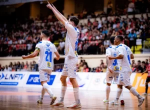 velez-vence-o-ibira,-garante-acesso-historico-a-elite-do-futsal-gaucho