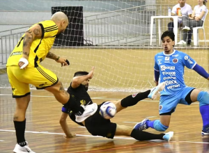 florianopolis-vence-o-joacaba-no-triangular-contra-o-rebaixamento-do-catarinense