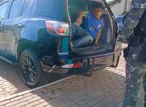 homem-com-mandado-por-trafico-e-historico-de-latrocinio-e-preso-no-bairro-riviera,-em-cascavel