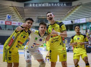 jaragua-vence-joinville-no-classico-e-larga-em-vantagem-na-final-do-talentos-lnf-2025