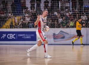 cascavel-confirma-renovacao-do-fixo-carlao-para-a-temporada-2026