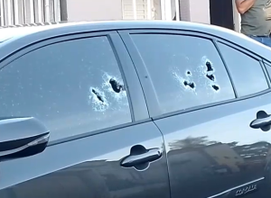 homem-e-morto-a-tiros-no-jardim-don-ricardo-em-foz;-crianca-que-estava-no-carro-nao-foi-atingida