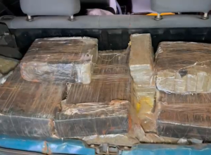 prf-apreende-110-kg-de-maconha-e-30-kg-de-capulho-na-br-467-em-cascavel