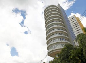 20-anos-da-proposta-fracassada-que-pretendia-revolucionar-a-arquitetura-de-curitiba