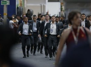 pessoas-gritando-“fire”-e-correria:-os-relatos-de-voluntarios-da-cop30