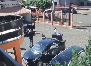 criminosos-rendem-compristas-e-roubam-r$-40-mil-em-mercadorias-em-sao-miguel-do-iguacu