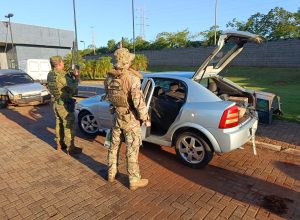 pf-e-bpfron-interceptam-veiculo-carregado-com-cigarros-contrabandeados-em-terra-roxa