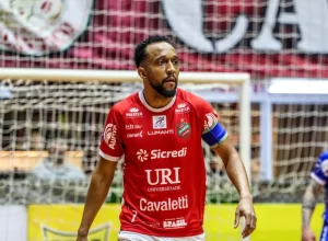 como-atletas-e-idolos-negros-do-futsal-gaucho-travam-a-luta-contra-o-racismo-nas-quadras