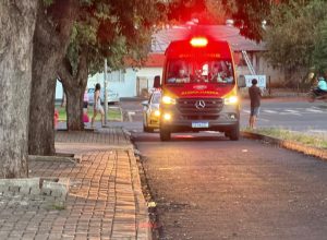 jovem-e-agredido-a-pauladas-no-bairro-interlagos-em-cascavel