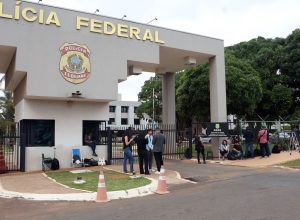 remedios-sao-levados-para-bolsonaro,-preso-preventivamente-em-brasilia