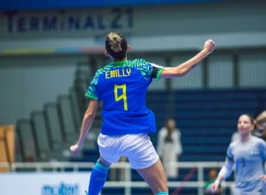 filipinas:-emilly-entrara-em-quadra-no-mundial-com-a-trajetoria-de-quem-venceu-o-improvavel