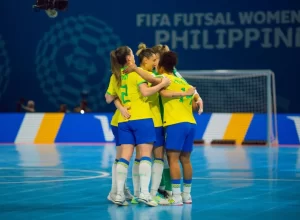 brasil-goleia-ira-na-estreia-da-primeira-edicao-da-copa-do-mundo-fifa