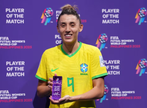 emilly:-“ana-luiza-joga-como-se-fosse-uma-garota-de-rua”