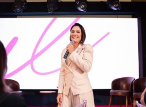 michelle-bolsonaro-recebe-titulo-de-cidada-honoraria-de-curitiba