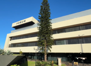 julgamento-de-casal-acusado-de-deformar-rosto-de-paciente-comeca-em-cascavel