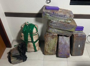 prf-flagra-veiculo-em-fuga-e-apreende-mais-de-160-kg-de-maconha-em-ubirata