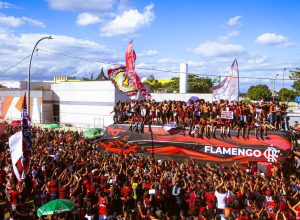 flamengo-embarca-para-final-da-libertadores-com-festa-da-torcida
