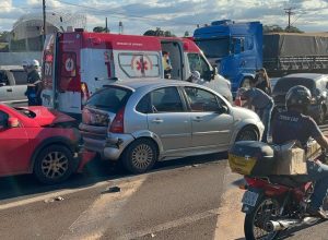 engavetamento-deixa-transito-lento-na-br-277-entre-os-bairros-xiv-de-novembro-e-guaruja