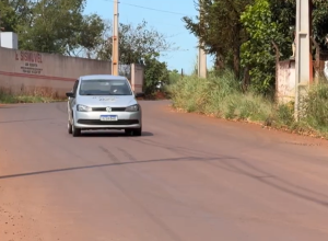asfalto-comeca-a-sair-do-papel-no-bairro-lago-azul-apos-anos-de-atrasos