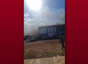 incendio-atinge-cooperativa-de-reciclaveis-em-cascavel-e-compromete-trabalho-de-10-familias