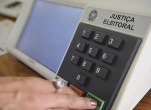 pesquisa-mostra-disputa-acirrada-pelo-senado-no-parana-em-2026 