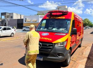mulher-fica-ferida-apos-batida-entre-carro-e-moto-no-santo-onofre