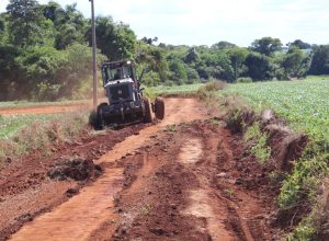 exercito-realiza-reparos-em-estrada-rural-apos-exercicio-militar
