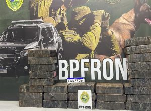 bpfron-apreende-jetta-com-mais-de-meia-tonelada-de-maconha-em-umuarama