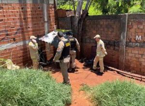 mulher-e-encontrada-morta-a-tiros-dentro-de-construcao-na-favela-da-bras,-em-foz-do-iguacu