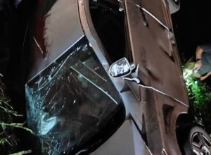 tres-pessoas-ficam-feridas-em-capotamento-na-pr-581,-entre-jotaesse-e-tupassi