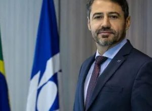 cgu-demite-ex-chefe-da-receita-que-atuou-no-caso-de-joias-sauditas