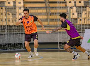 fora-de-casa,-jaragua-encara-o-criciuma-na-ida-da-semifinal-do-catarinense