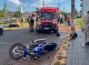 motociclista-foge-da-pm,-colide-com-viatura-e-e-atingido-por-disparo-em-foz-do-iguacu