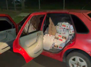policia-militar-apreende-veiculo-com-20-caixas-de-cigarros-importados-do-paraguai-na-br-277