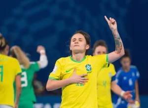 “eu-nasci-pra-isso”:-amandinha-revela-sua-caminhada-ate-a-copa-do-mundo-nas-filipinas